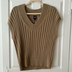 NWT Camel Gap Sweater Vest - Size XS